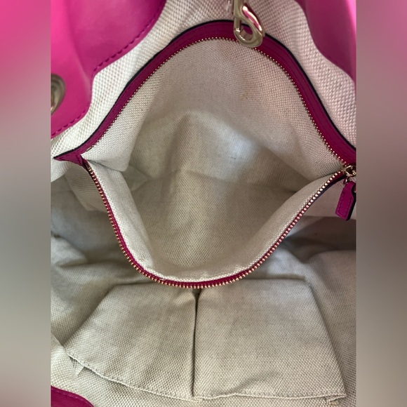 Gucci Patent Red Soho Chain Strap 2-way Tote Bag with Fuchsia Trim EUC - Picture 6 of 12